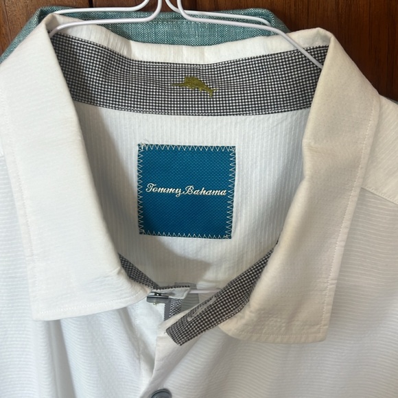 White 100% cotton Tommy Bahama button down - Picture 7 of 7